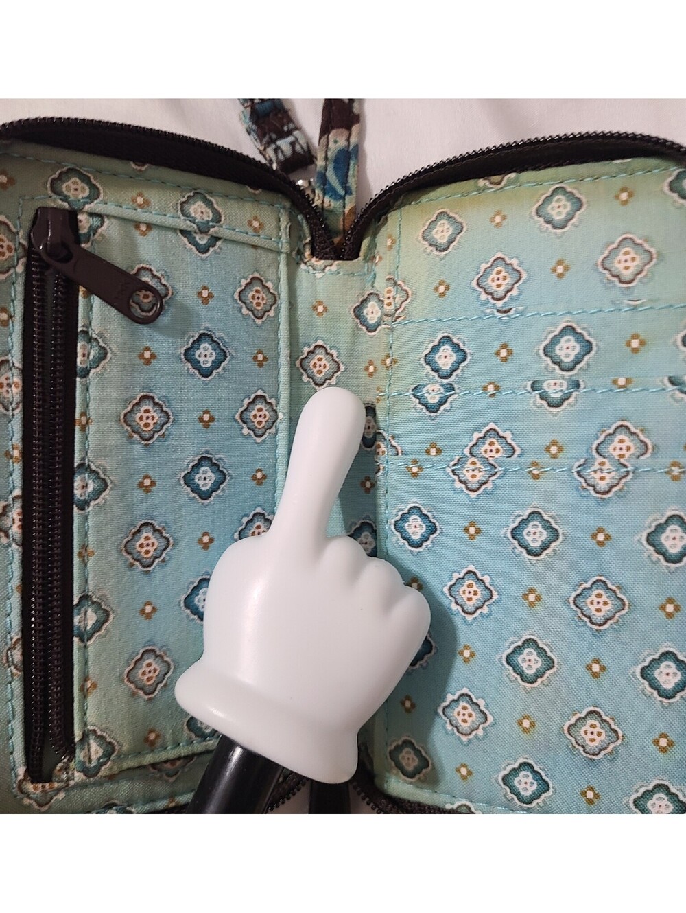 Vera Bradley Carry It All Quilted Wristlet Java Brown & Blue Paisley Zip Retired - Picture 5 of 6